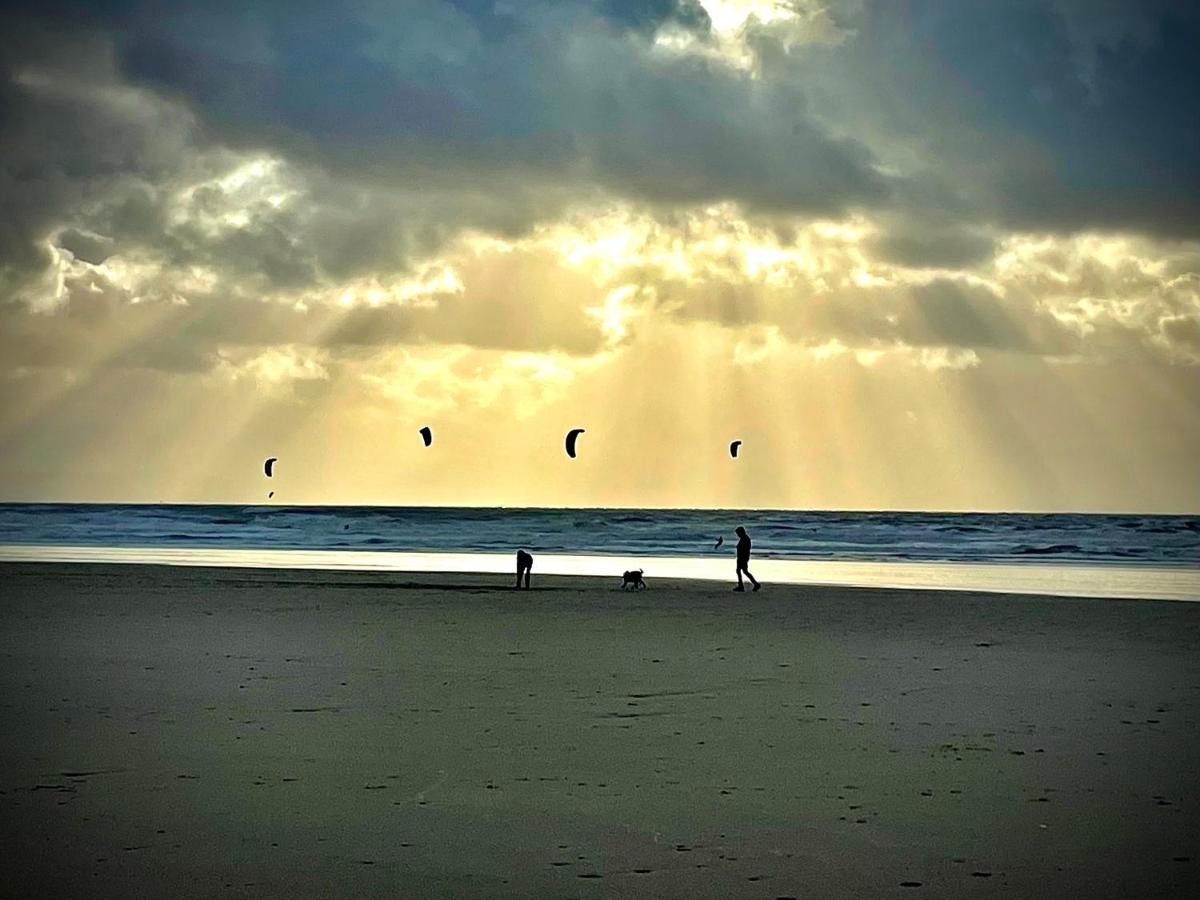 Trecco Bay Caravan Hire 4 Bedrooms Sleeps 10 Porthcawl Exteriör bild