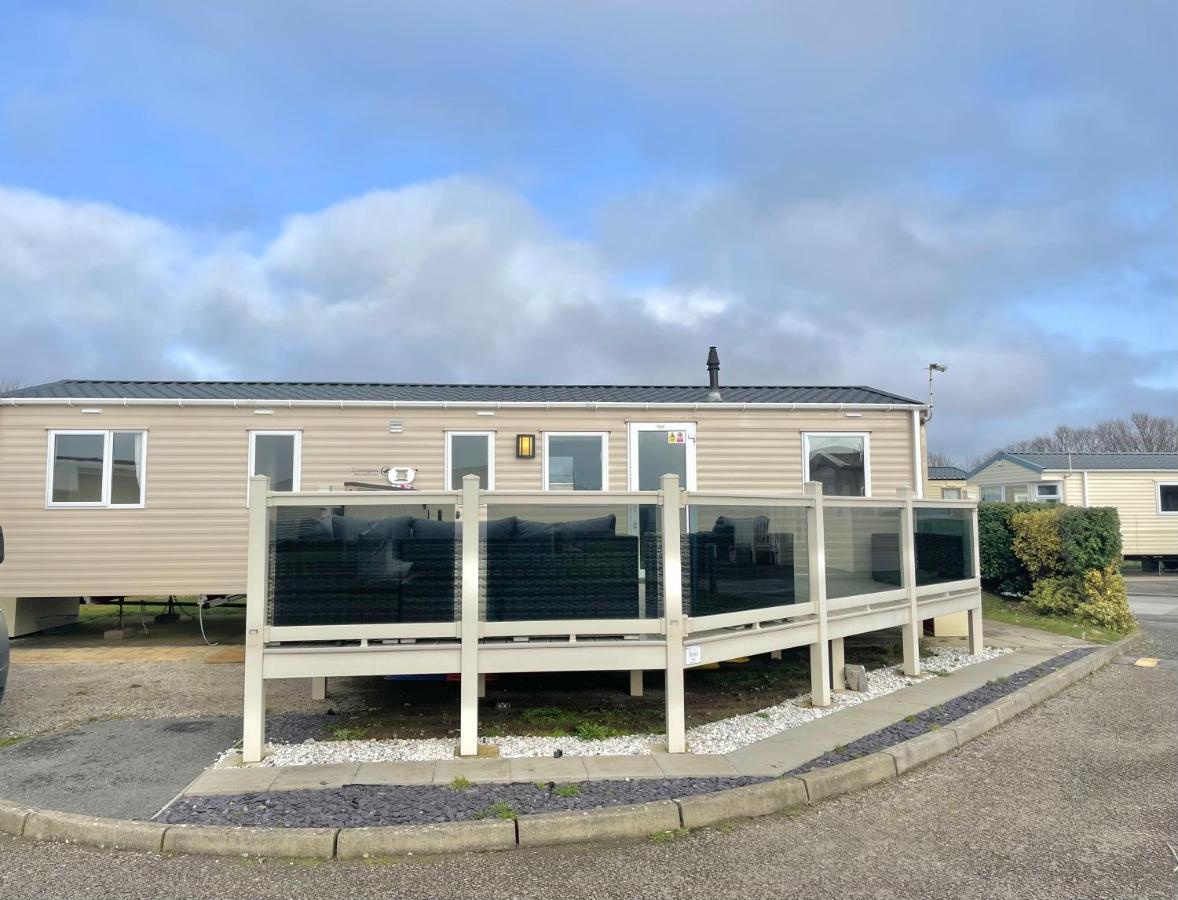 Trecco Bay Caravan Hire 4 Bedrooms Sleeps 10 Porthcawl Exteriör bild